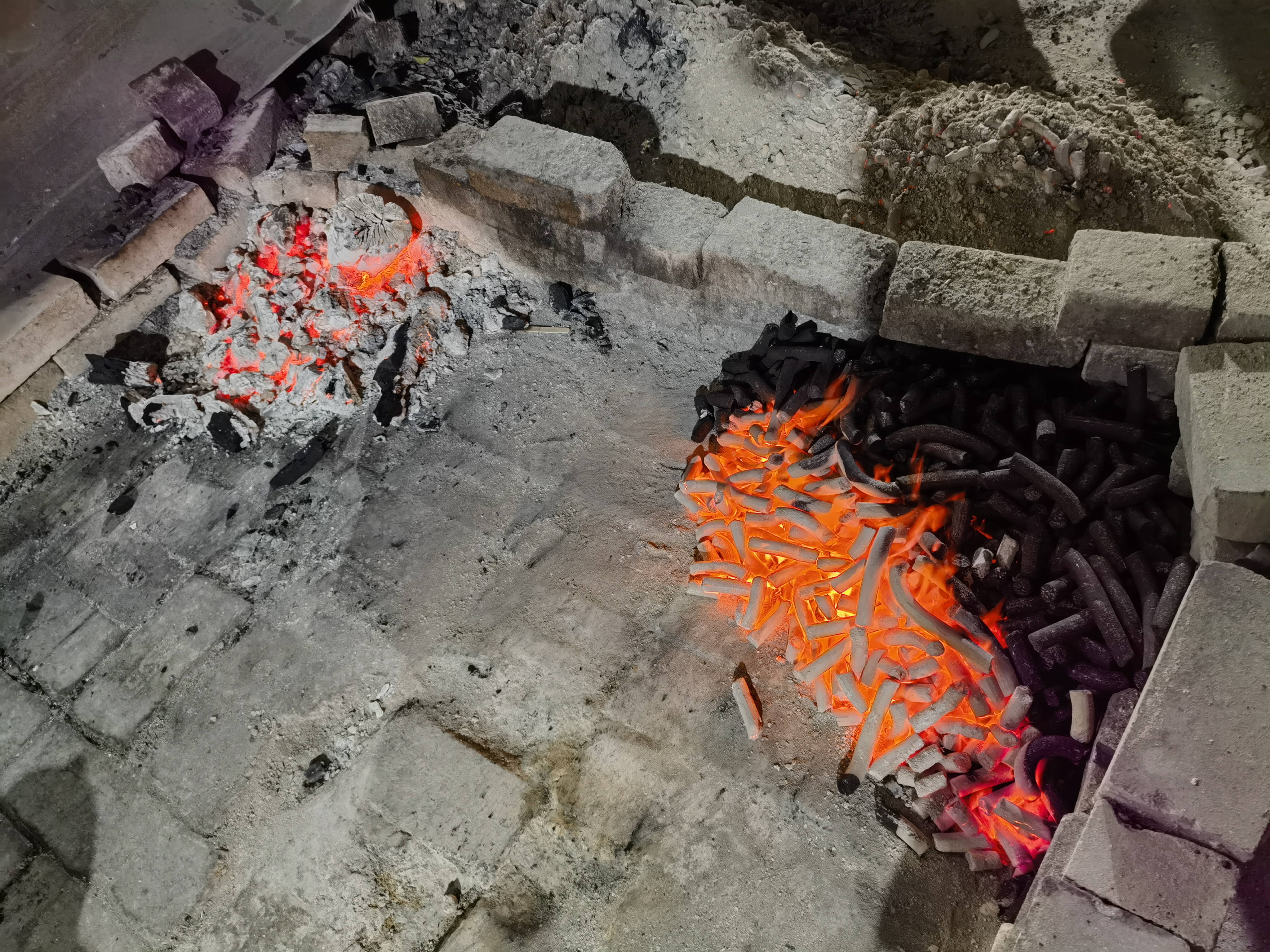 旺旺的炭火 旺旺的炭火